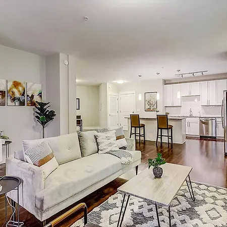 Frontdesk Berkshire Dilworth Apts Midtown Charlotte Apartment